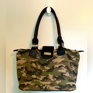 Camo handbag.